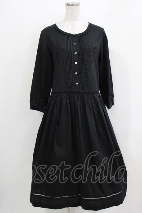 画像1: Jane Marple Dans Le Salon / エンブロイダリーピンタックワンピース  ブラック H-26-03-27-008-JM-OP-KB-ZH (1)