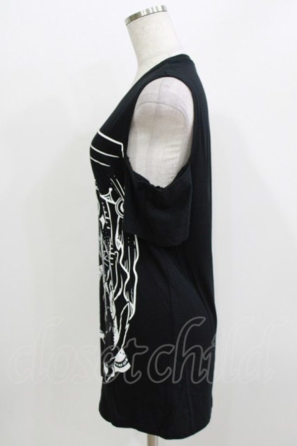 画像2: Restyle / Cat Sabbath Cold Shoulder T-shirt  ブラック H-26-03-30-076-GO-TO-KB-ZH (2)