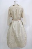 画像3: Jane Marple / フレンチロゴリボンタブリエドレス  ライトベージュ×フレンチマスタード H-26-03-30-021-JM-OP-KB-ZH (3)