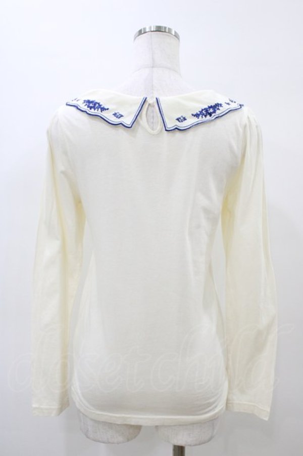 画像2: Fi.n.t / お皿刺繍衿ロンT Free オフ/ブルー H-26-04-01-058-CA-TO-NS-ZH (2)