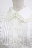 画像4: ATELIER PIERROT / ヨーク切替ブラウス  ホワイト H-26-04-10-058-EL-BL-KB-ZH (4)