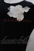画像2: KANEKO ISAO / カメリア&ロゴプリントTシャツ  ブラック I-24-02-07-079-EL-TS-HD-ZI (2)