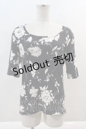 画像: INGEBORG / シルエットフラワーカットソー S 黒Ｘ白 I-24-08-19-058-LO-TO-HD-ZT412