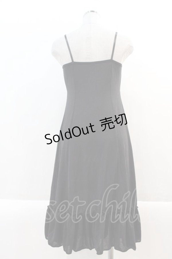 画像2: Rozen Kavalier / フロント刺繍キャミワンピース  黒 I-24-12-22-065-OO-OP-HD-ZI (2)