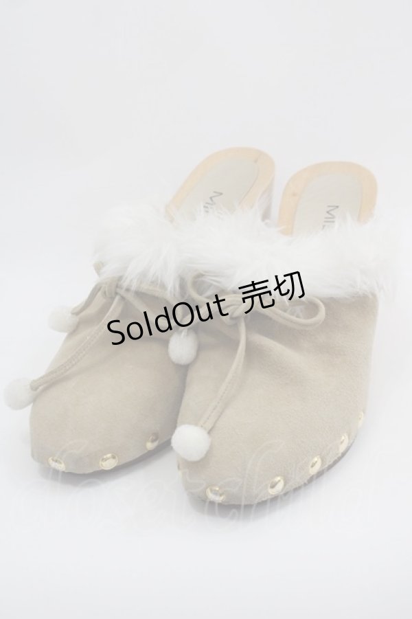 画像1: MILK / SH ファーポンポンサボ 約23.5cm(内側採寸) ベージュ I-25-03-08-078-ML-SH-HD-ZT-K017 (1)