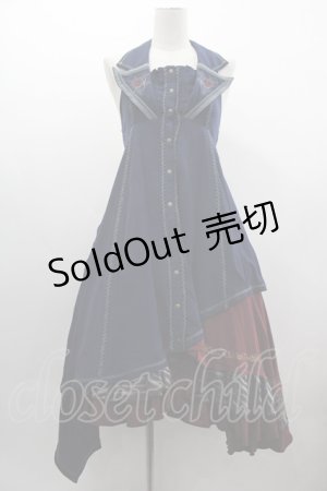 画像: Ozz oneste / 薔薇刺繍襟ホルターネックジャンパースカート  ネイビー I-25-03-12-062-OO-OP-HD-ZI