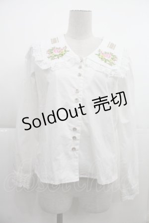 画像: axes femme POETIQUE / お花刺繍ブラウス  白 I-25-04-04-011-AX-BL-HD-ZI