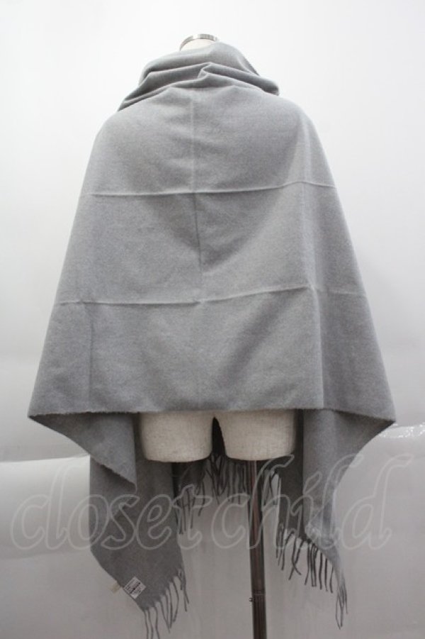 画像2: axes femme POETIQUE / 時計とうさぎの刺繍ストール  グレー I-25-04-07-106-AX-ZA-HD-ZI (2)