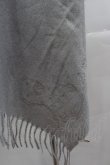 画像3: axes femme POETIQUE / 時計とうさぎの刺繍ストール  グレー I-25-04-07-106-AX-ZA-HD-ZI (3)