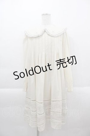 画像: axes femme POETIQUE / サテンフリルカラータックワンピース  アイボリー I-25-04-12-104-AX-OP-HD-ZI