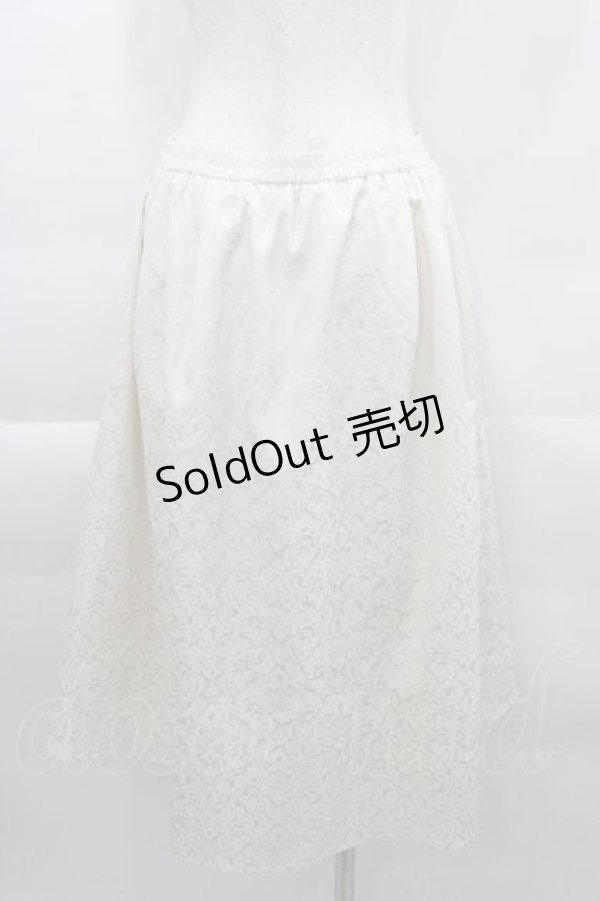 画像2: axes femme NOSTALGIE / ローズ花瓶プリントスカート  白 I-25-04-12-120-AX-SK-HD-ZI (2)