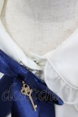 画像4: Amavel / Historical Theatreフリルブラウス  白Ｘ青 I-25-04-16-005-CA-BL-HD-ZI (4)