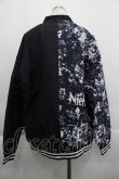 画像2: NieR Clothing / 2トーン切替ブルゾン  黒Ｘ白 I-25-04-16-081-PU-JA-HD-ZI (2)