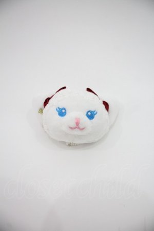 画像: BABY,THE STARS SHINE BRIGHT / ねこくみゃちゃんクリップブローチ  白Ｘ赤 I-25-04-16-119-BA-AC-HD-ZI