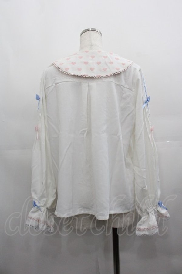 画像2: LOLITAその他(お買取対象外) / ハート総柄襟ブラウス  白ＸピンクＸ青 I-25-05-11-057-LO-BL-HD-ZI (2)