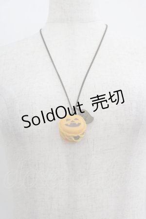 画像: Q-pot. / Jack-o'-lantern Macaron Necklace  オレンジ I-25-05-14-010-QP-AC-HD-ZI