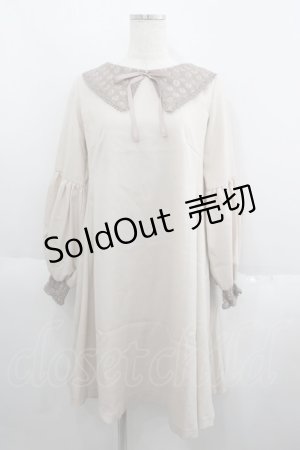 画像: Maison de FLEUR Petite Robe canone / レース衿ワンピース M ベージュ I-25-05-23-052-EL-OP-HD-ZI