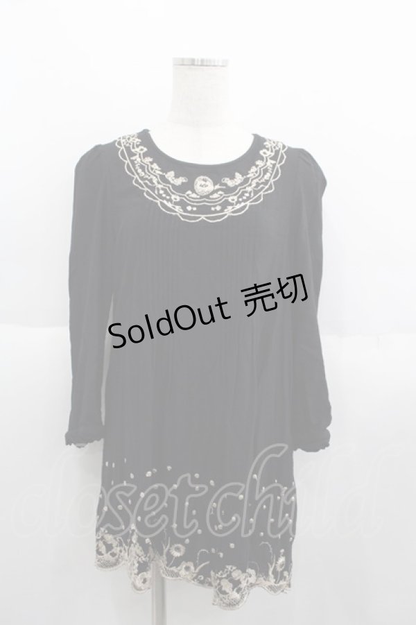 画像1: Cherir la femme / スカラップラウンド刺繍長袖チュニック  黒Ｘゴールド I-25-06-01-035-LO-TO-HD-ZI (1)