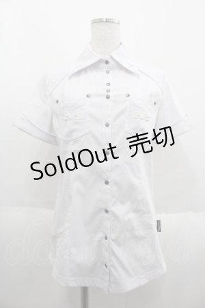 画像: Ozz Croce / 襟クロス刺繍ポロシャツ  ホワイト I-25-06-11-086-OO-BL-HD-ZI