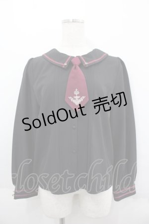 画像: axes femme / 刺繍入りタイ付ブラウス  黒Ｘボルドー I-25-06-11-002-AX-BL-HD-ZI