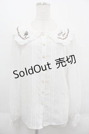 画像: Amavel / 鍵刺繍ブラウス  白 I-25-06-11-003-CA-BL-HD-ZI