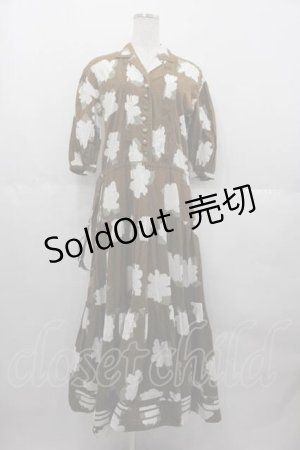 画像: INGEBORG / カメリアプリントワンピース  ブラウンＸ白 I-25-06-21-073-LO-OP-HD-ZI