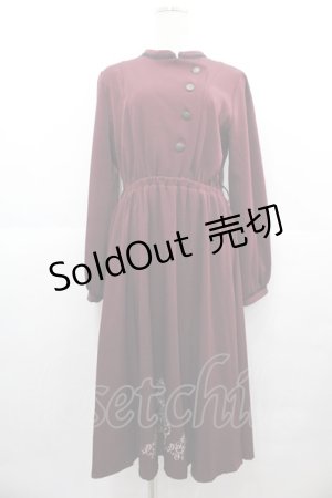 画像: axes femme / フラワー刺繍連釦ワンピース  ボルドー I-25-07-06-076-AX-OP-HD-ZI