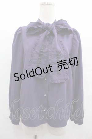 画像: NOEMIE / ゴシック刺繍ボウタイフリルブラウス  パープル I-25-07-19-012-LO-BL-HD-ZI