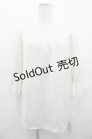 画像: an another angelus / ギャザースリーブブラウス  オフホワイト I-25-07-23-006-CA-BL-HD-ZI