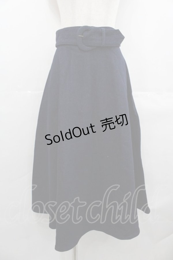 画像1: an another angelus / 変形バックルフレアーデニムスカート  紺デニム I-25-07-23-085-CA-SK-HD-ZI (1)