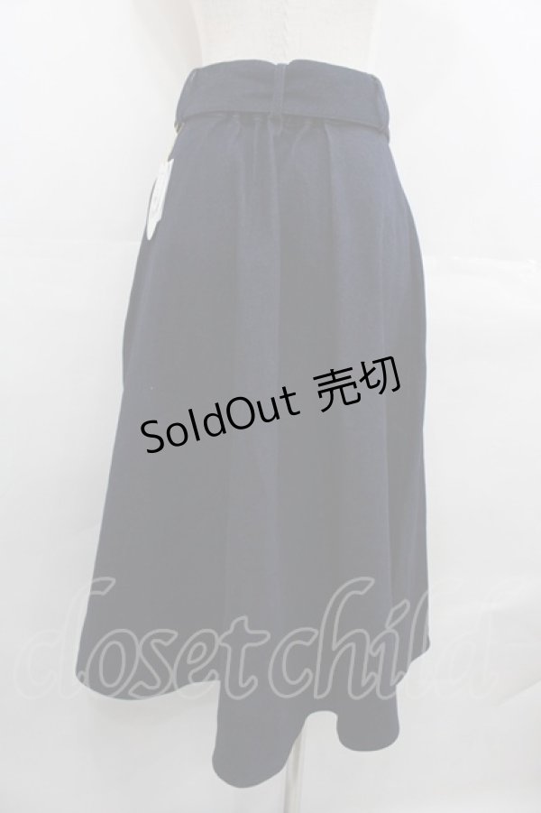 画像2: an another angelus / 変形バックルフレアーデニムスカート  紺デニム I-25-07-23-085-CA-SK-HD-ZI (2)