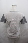 画像2: MILK / DO NOT DISTURB刺繍半袖カットソー  グレーＸ白 I-25-07-27-026-ML-TO-HD-ZI (2)
