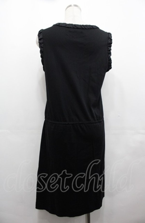 画像2: INGEBORG / 胸元カメリアptノースリーブチュニック 11 ブラック I-25-08-04-055-LO-TO-HD-ZI (2)