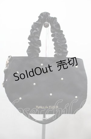 画像: Maison de FLEUR / パールサテンフリルハンドル2wayトートバッグ  黒Ｘ白 I-25-08-04-100-LO-BG-HD-ZI