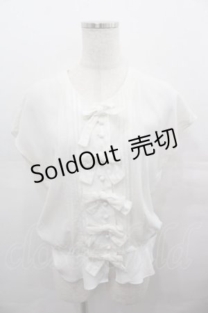 画像: KETTY / 5つリボンピンタック半袖ブラウス  白 I-25-08-15-029-EL-BL-HD-ZI