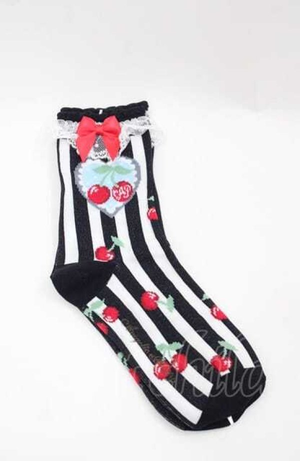 画像2: Angelic Pretty / Cherry Stampクルー丈ソックス  クロ I-25-08-22-120-AP-ZA-HD-ZI (2)