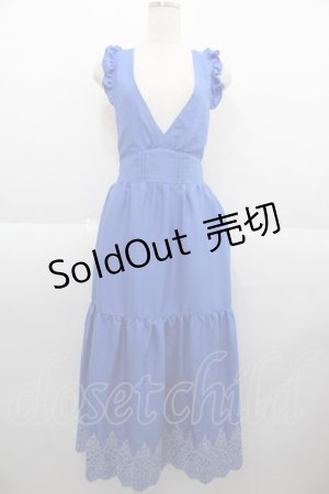 画像: axes femme POETIQUE / トランプ刺繍ピナフォアワンピース  サックス I-25-08-25-057-AX-OP-AS-ZH