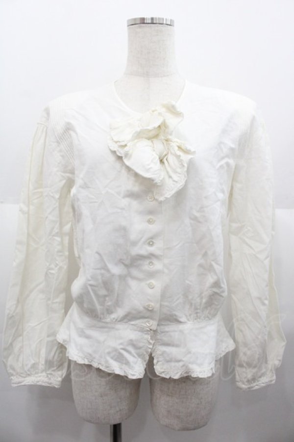 画像1: INGEBORG / ダブルリボンピンタックブラウス  白 I-25-08-25-011-LO-BL-HD-ZI (1)