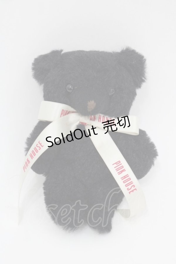 画像1: PINK HOUSE / ロゴリボンくまぬいぐるみブローチ  黒Ｘアイボリー I-25-08-25-112-LO-ZA-HD-ZI (1)