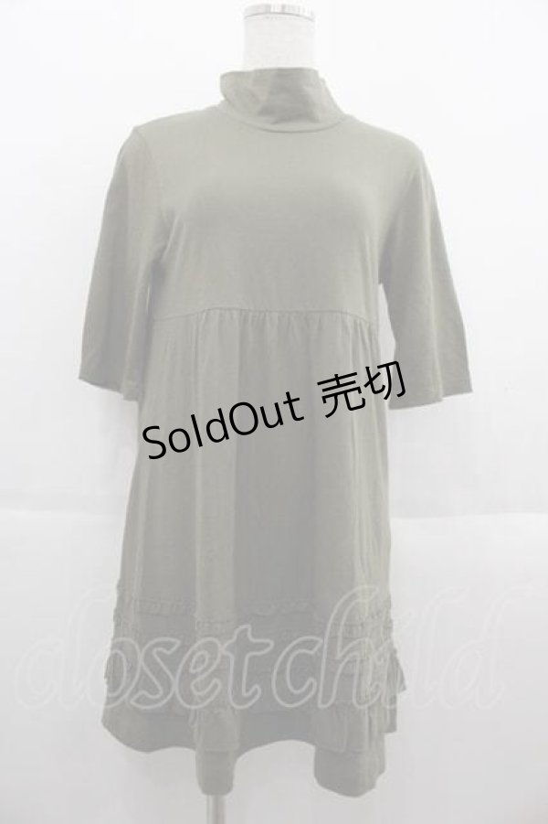 画像1: 【SALE】PINK HOUSE / 裾ピコフリル半袖ハイネックチュニックカットソー  カーキ I-25-09-13-043-LO-TO-HD-ZT452 (1)