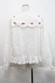 画像2: KETTY / ローズブーケ刺繍スカラップセーラー襟オーバーブラウス  白ｘ赤 I-25-09-21-012-EL-BL-HD-ZI (2)