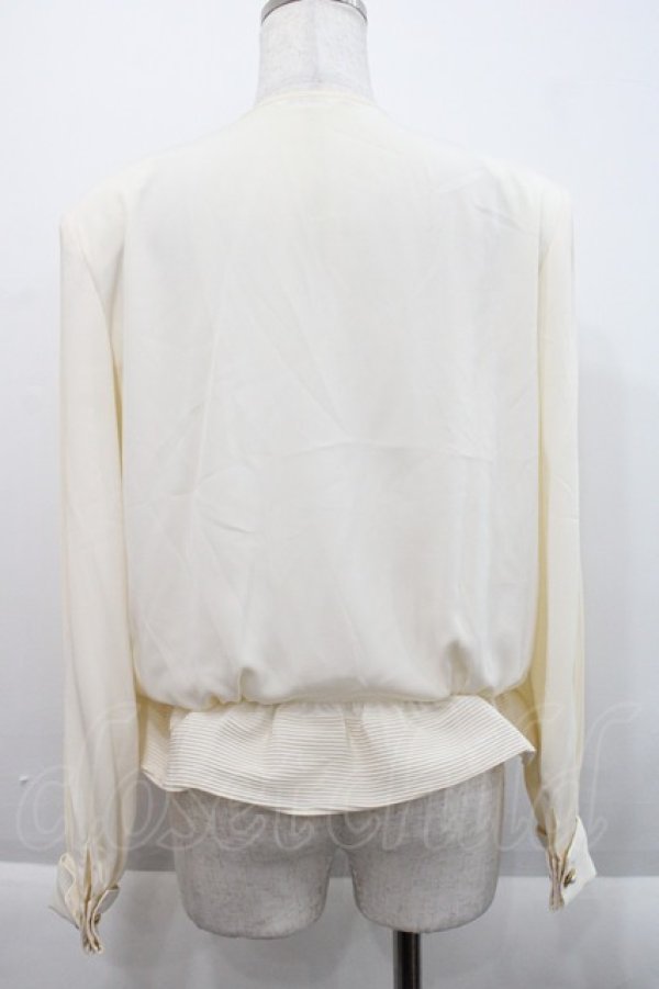 画像2: INGEBORG / ピンタックダブルリボンノーカラーブラウス  アイボリー I-25-09-21-013-LO-BL-HD-ZI (2)