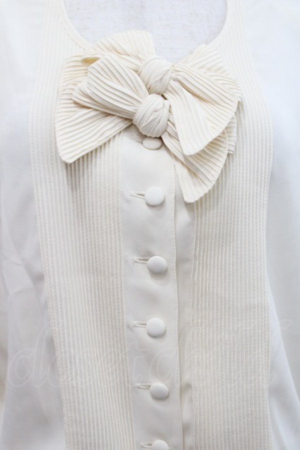 画像3: INGEBORG / ピンタックダブルリボンノーカラーブラウス  アイボリー I-25-09-21-013-LO-BL-HD-ZI (3)