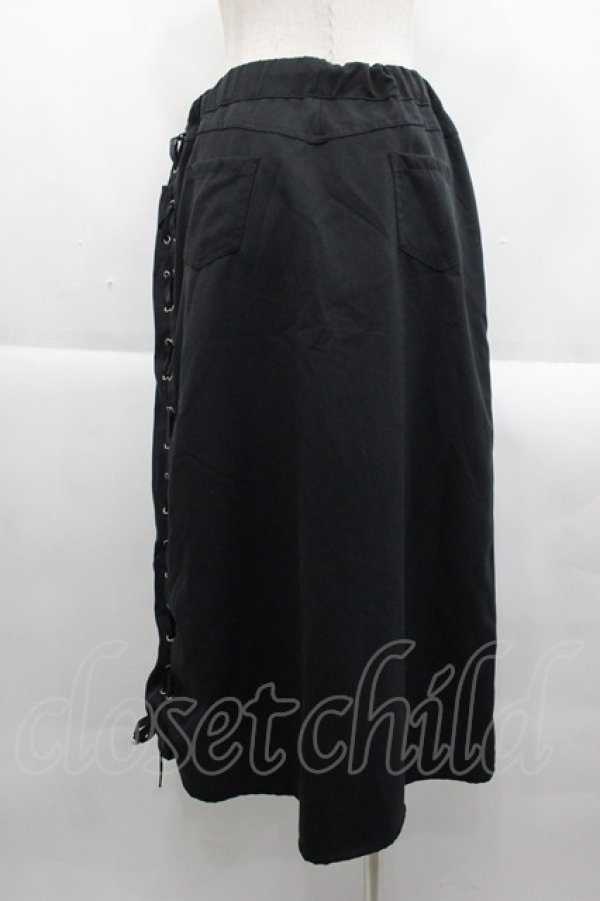 画像2: NieR Clothing / エンブレム刺繍スカート  黒Ｘ白 I-25-09-24-051-PU-SK-SA-ZI (2)