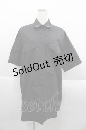 画像: NieR Clothing / クロスプリント襟半袖シャツ  黒Ｘ白 I-25-09-24-006-PU-CO-SA-ZI