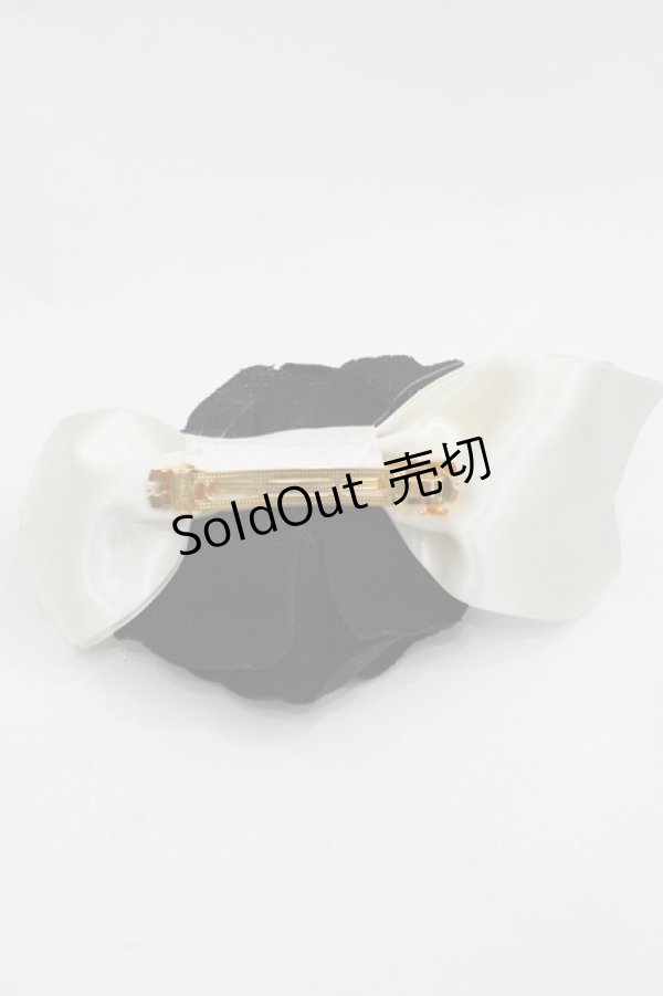 画像2: JESUS DIAMANTE / マドモアゼルカメリアバレッタ  黒Ｘ白 I-25-09-24-095-JE-AC-SA-ZI (2)