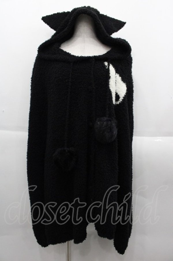 画像1: PUTUMAYO / 眼帯ねこもこもこケープ  黒Ｘ白 I-25-09-24-013-PT-JA-SA-ZI (1)