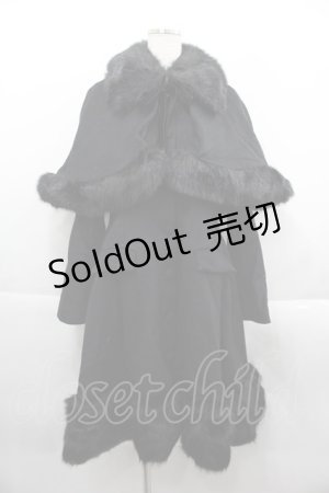 画像: ATELIER PIERROT / ケープ付きファーコート  黒 I-25-09-24-019-EL-CO-SA-ZI