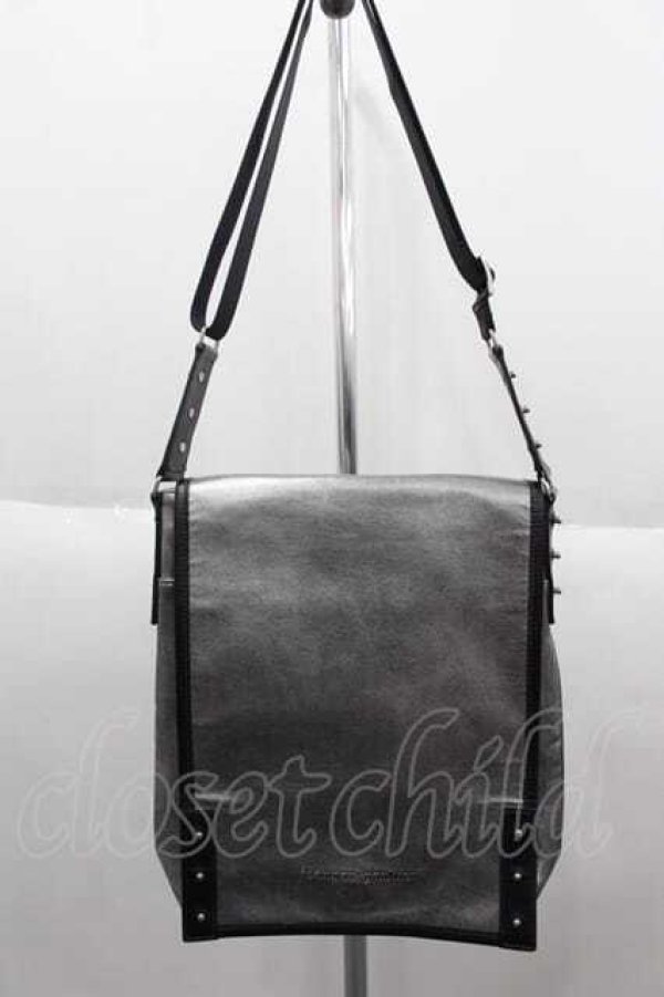 画像1: Jean Paul GAULTIER / メタリックショルダーバッグ  シルバーＸ黒 I-25-10-04-035-GO-BG-SA-ZI (1)