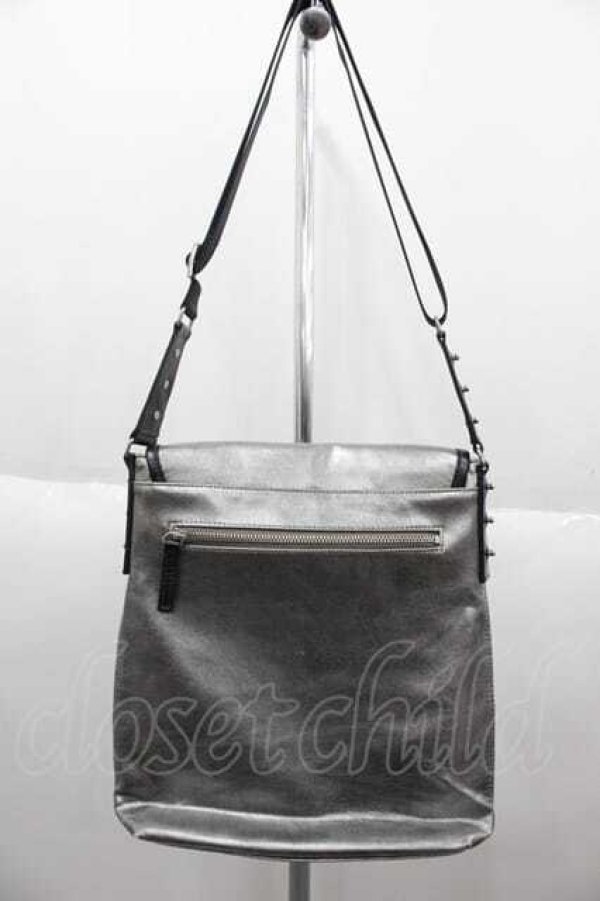 画像2: Jean Paul GAULTIER / メタリックショルダーバッグ  シルバーＸ黒 I-25-10-04-035-GO-BG-SA-ZI (2)